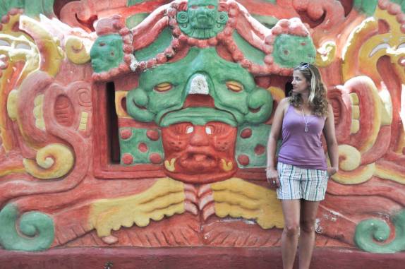 Uma das faces da réplica em tamaho natural do Templo Rosalila, no Museu de Esculturas, nas ruínas mayas de Copán, em Honduras